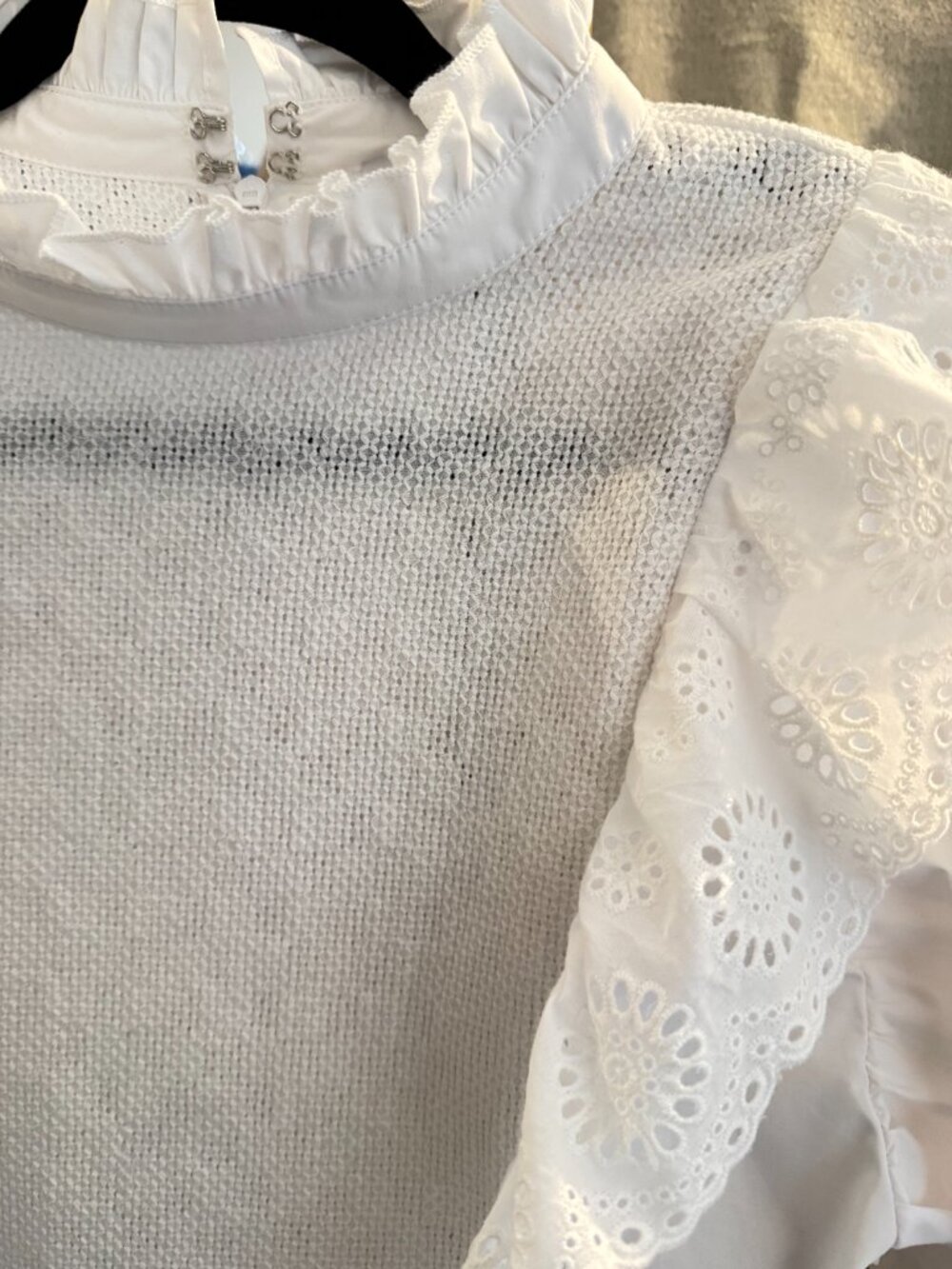 Endless Rose White Eyelet Ruffle Mixed Media Blouse Size M NWT Romantic - Picture 4 of 9
